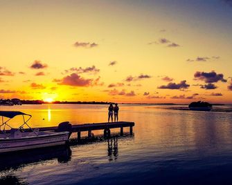 Ambergris Sunset Hotel - סן פדרו