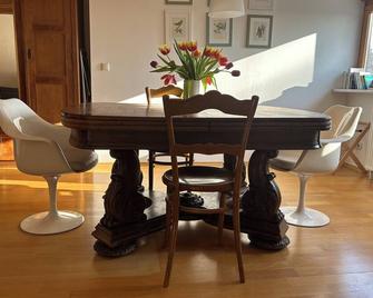 Große Wohnung mit Dachterrasse in Starnberg - Starnberg - Essbereich