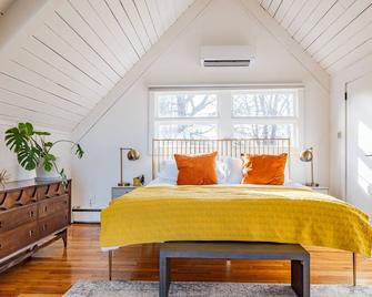 Cozy A-Frame Chalet in the Hudson Valley - Middletown - Bedroom