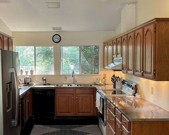 Spacious 7-bedroom house in Eagles Mere next to Outlet Pond - Eagles Mere - Cocina