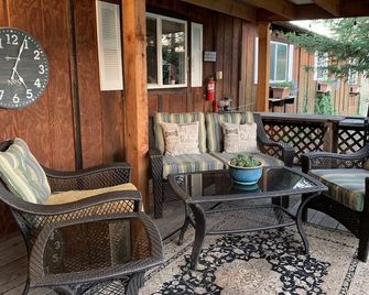 Country Cottage on a beautiful Winecountry Vineyard - Geyserville - Patio