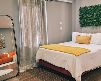Welcome to your ultimate Philly getaway! Nestled in the heart of Philadelphia, - Philadelphia - Bedroom