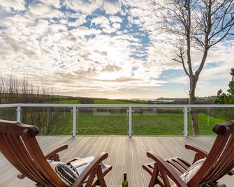 The Schooner - Goleen - Balcony