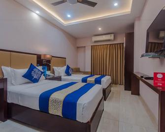 Hotel Godwin - Colaba - Mumbai - Bedroom