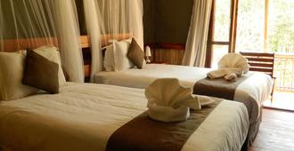 Kwalape Safari Lodge - Kasane - Schlafzimmer