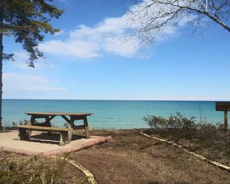 Peaceful Cottage on Lake Michigan - Mishicot - Playa