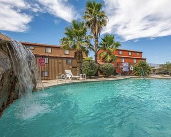 Modern Condo In Mesquite Nv By Casinos And Golf Courses - Mesquite - Pool