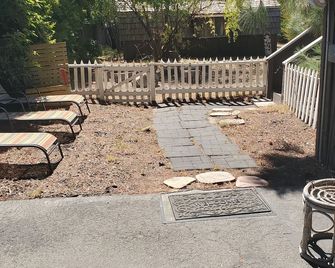 Beautiful Cottage with Modern Flair - Los Angeles - Pati