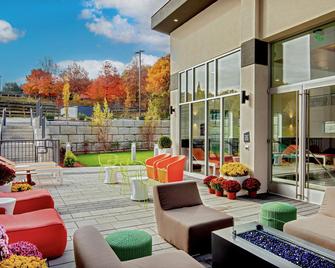 Aloft Framingham - Framingham - Patio