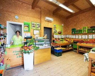 Le Esperidi Camping Ecoresort - Bibbona - Tienda