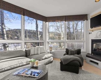 Abode on Sampson, private hot tub, walk to historic Main Street - Park City - Sala de estar
