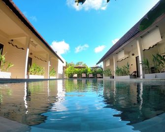 Bruga Villas Restaurant and Spa - Kuta - Pool