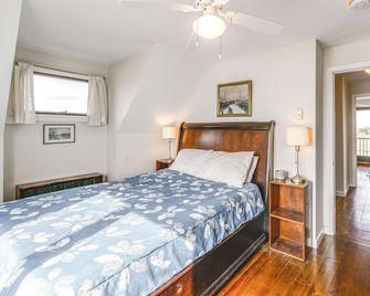 Marshfield Home w/ 4 Decks & Private Beach Access! - Marshfield