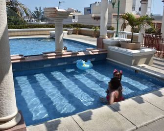 Hotel Baluarte - ורה קרוז - בריכה