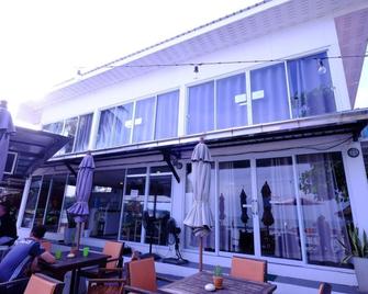 Chill Inn Lamai Hostel & Beach Cafe - Ko Samui - Edificio