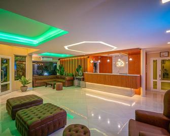 Alto Verde Suite & Apart - Termas de Río Hondo - Front desk