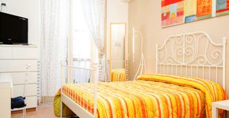 Bed and Breakfast Delfina - Reggio Calabria - Phòng ngủ