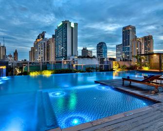 Radisson Blu Plaza Bangkok - Bangkok - Svømmebasseng