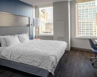 Tru by Hilton St. Louis Downtown - St. Louis - Bedroom