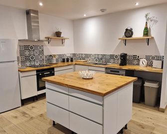 Le gîte de Kerscoff - Plouigneau - Kitchen