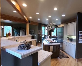 Trout Creek Ranch Executive Home - Woodland Park - Cocina