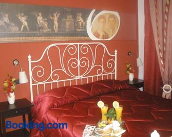 Bed and Breakfast Dolcevita Pompei - Pompei - Bedroom