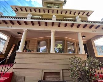 Spacious Private Room in prime location with all amenities - Berkeley - Building