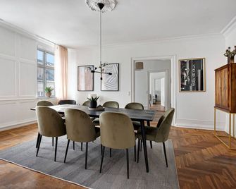 Sanders Square - Spacious Six-Bedroom Apartment Near Amalienborg - Copenhaguen - Menjador