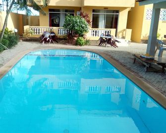 Pawenzi Serviced Apartments - Mombasa - Pool