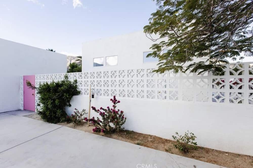 The Pink Paloma - A Barbie Inspired Villa in Palm Springs - Palm Springs - Vista del exterior