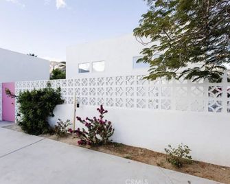 The Pink Paloma - A Barbie Inspired Villa in Palm Springs - Palm Springs - Dış görünüm