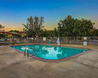 Motel 6-Red Bluff, Ca - Red Bluff - Uima-allas