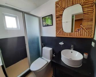 Amadeus Inn - El Nido - Bad