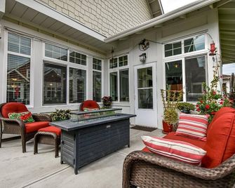 4 Bedroom Cottage on Osoyoos Lake - Private Beach and Clubhouse - Osoyoos - Patio