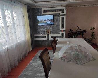 The Dream Guest House - Karakol - Dining room