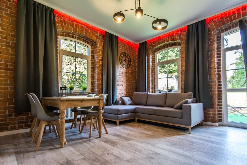 أبارتامنتي هوتل لف ستارا كوزنيا - كيرباكز - غرفة معيشة