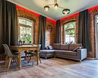 أبارتامنتي هوتل لف ستارا كوزنيا - كيرباكز - غرفة معيشة