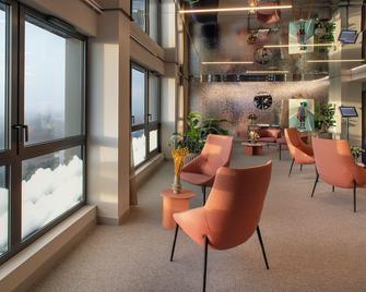 Sevenline Aparthotel Purpan Toulouse - Toulouse - Salon