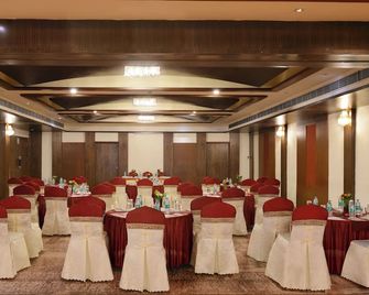 Keshav Clarks Inn - Lakkundi - Sala de banquetes