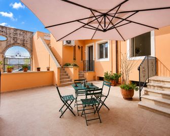 Corte dei Fiori Acquaviva Apartments - Marittima - Balcony