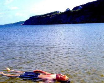 Year-round Vacation Rental - Fly Fishing, Golf, Beaches, Cabot Trail & More.\n - Margaree Harbour - Playa