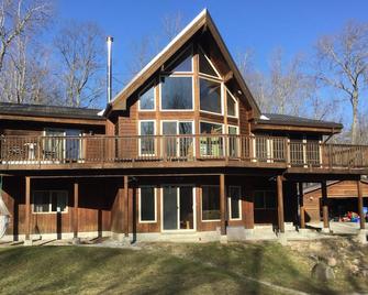 HOT TUB-Natural paradise, timber frame, sauna, close to Casino and ski hill. - Port Severn - Edificio
