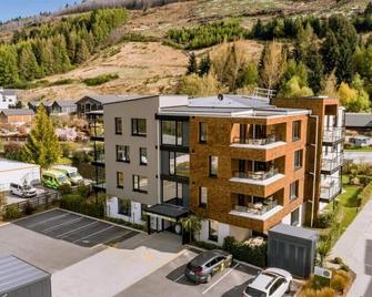 Penthouse Leisure - Queenstown - Building