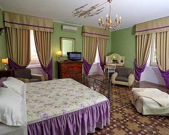Bed and Breakfast di Francia - Vibo Valentia - Спальня
