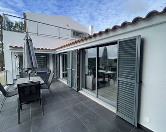 Fabulous 3 Bedroom Villa with Private Pool & Gardens - Mafra - Balkon