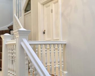 Antler Guest House - Edinburgh - Trappe