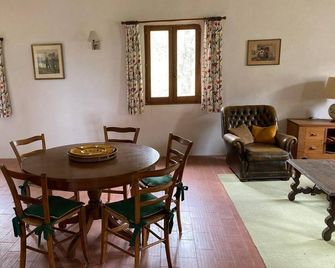 Traditional Cévennes farmhouse in the heart of nature, one hour from Montpellier - Cros - Comedor