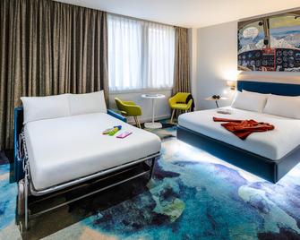 ibis Styles London Heathrow Airport - Hayes - Bedroom