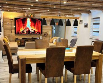 Ferienparadies Verweilzeit - Keine Monteure Oder Jugendgruppen - Schmerbach - Dining room