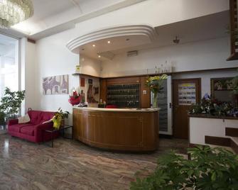 Hotel Europa - רימיני - דלפק קבלה